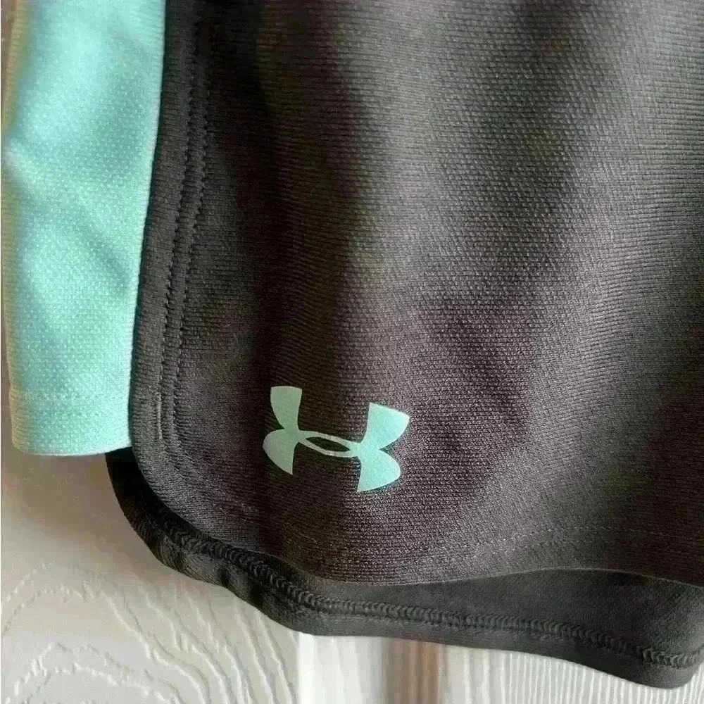 Under Armour Women's Moisture Wicking Play Up 3.0 Gym Shorts - Picture 4 of 5